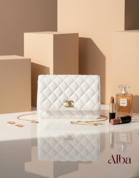 شانيل واليت أون تشين