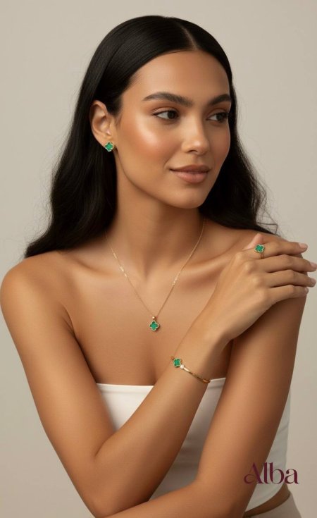 اخضر و ذهبي