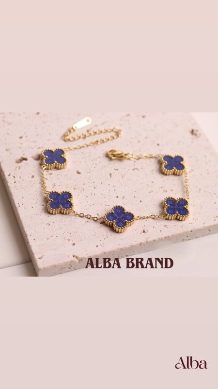 أساور فان كليف مزخرفة