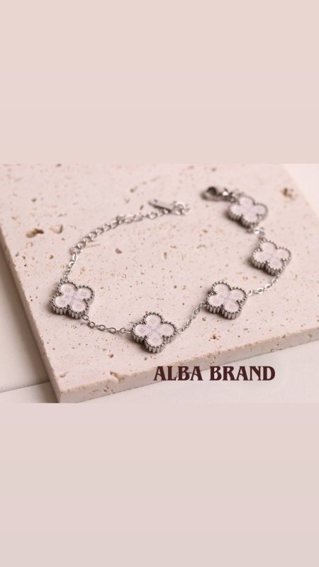 أساور فان كليف